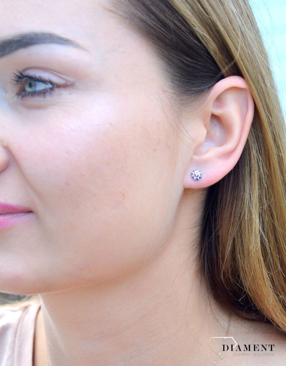 Kolczyki srebrne wkrętki słoneczka KM 1136. Kolczyki srebrne wkrętki słoneczka KM 1136. Wykonane z najwyższej jakości srebrna próby 925 wyglądają bardzo uroczo.jpg